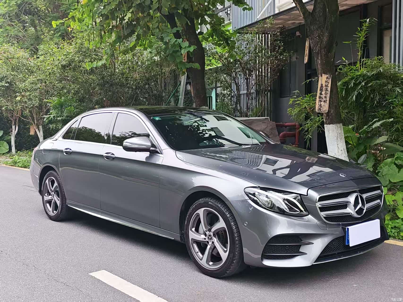 Mercedes-Benz E-Class, 2019 3