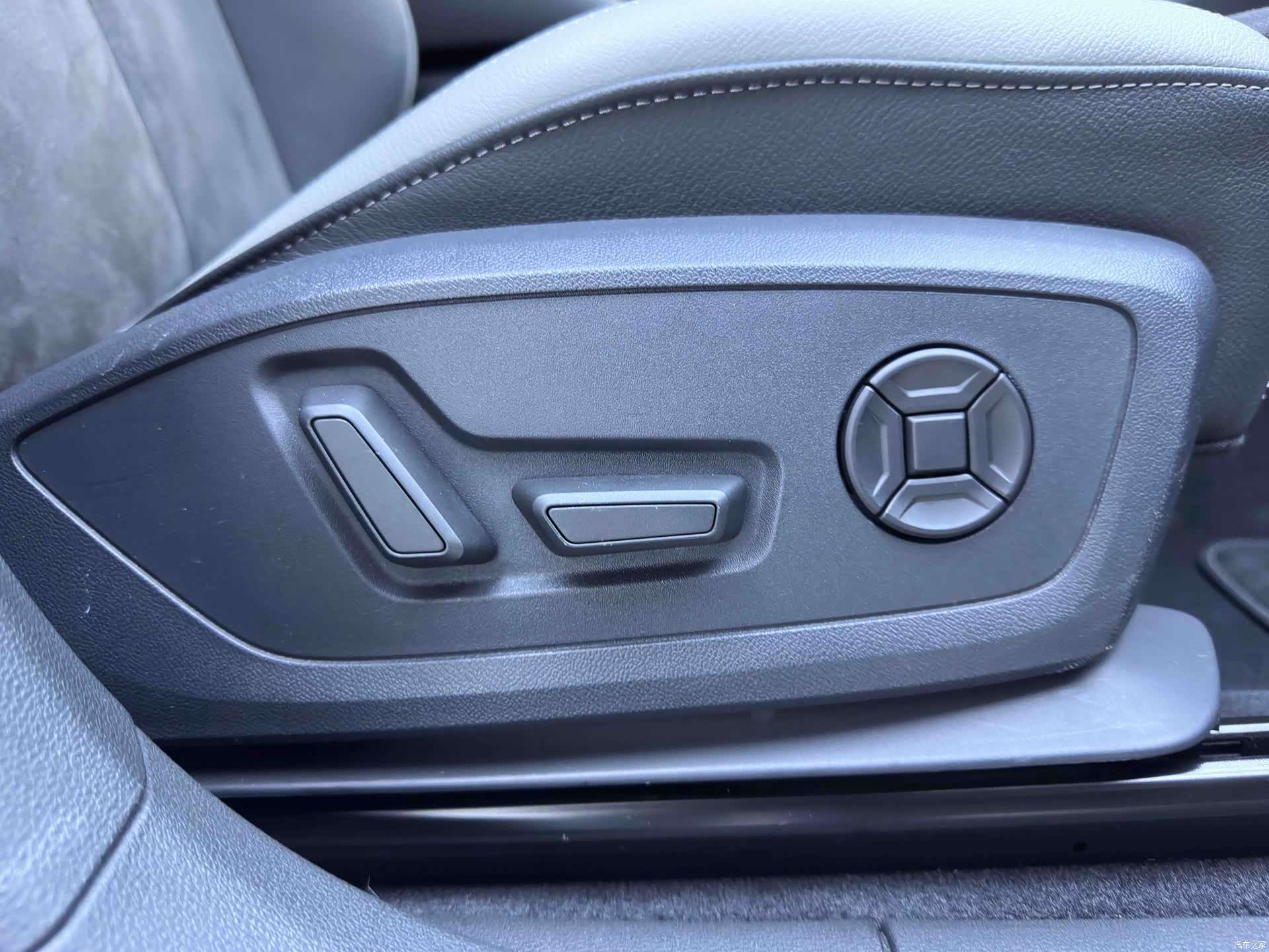 Audi Q3, 2023 20
