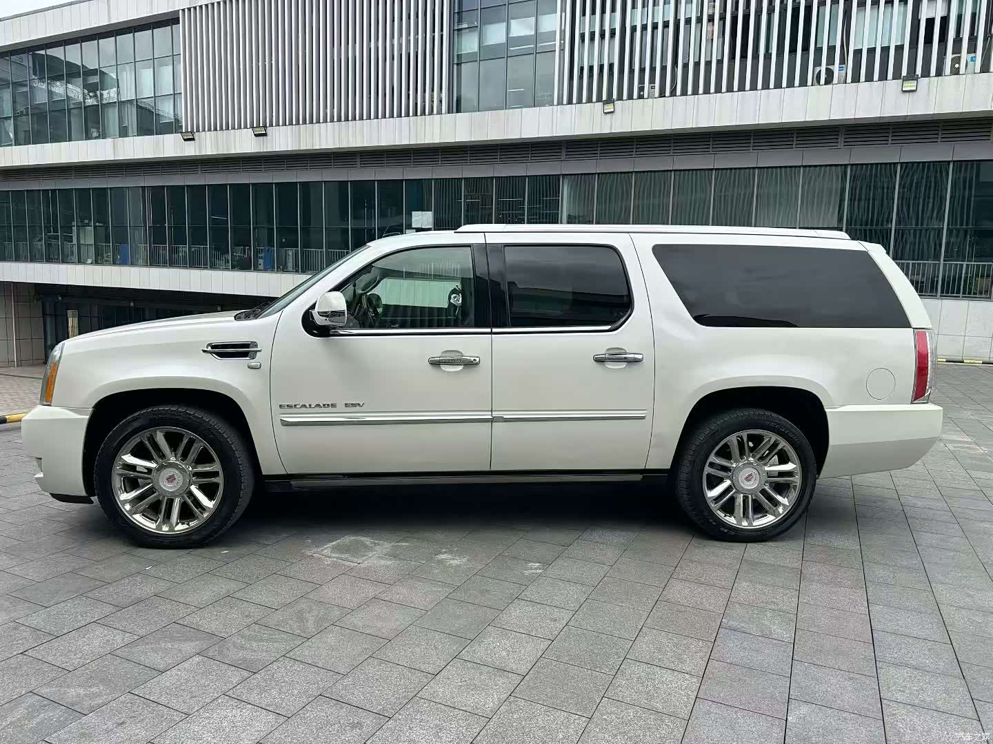Cadillac Escalade, 2019 3