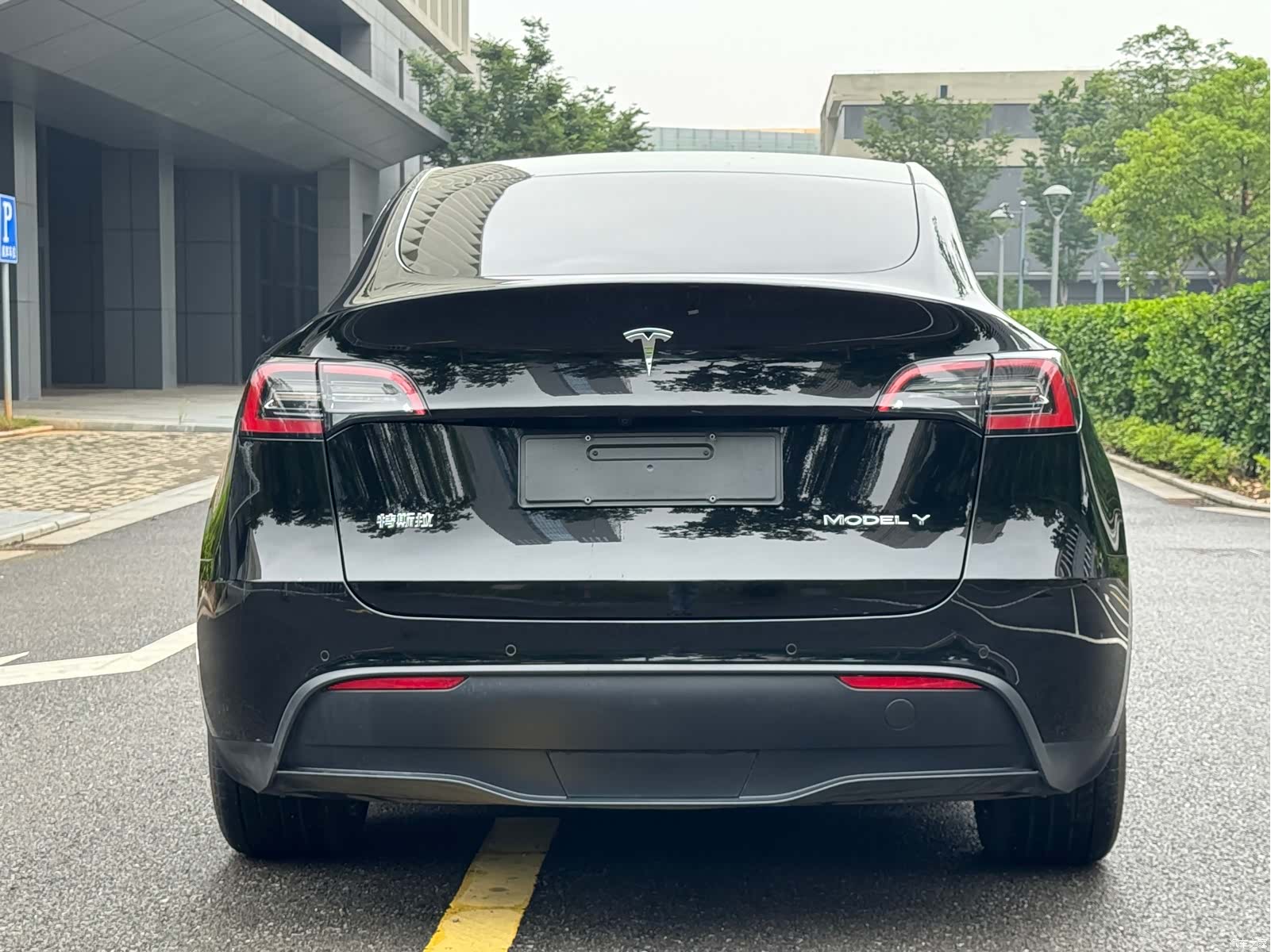 Tesla Model Y, 2023 17