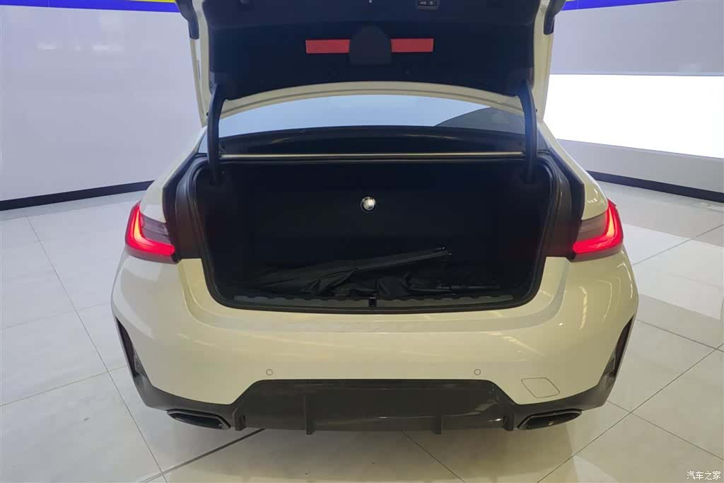 BMW 3 Series, 2025 4