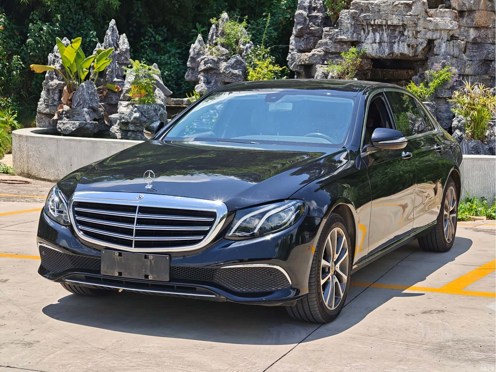 Mercedes-Benz E-Class, 2019 1