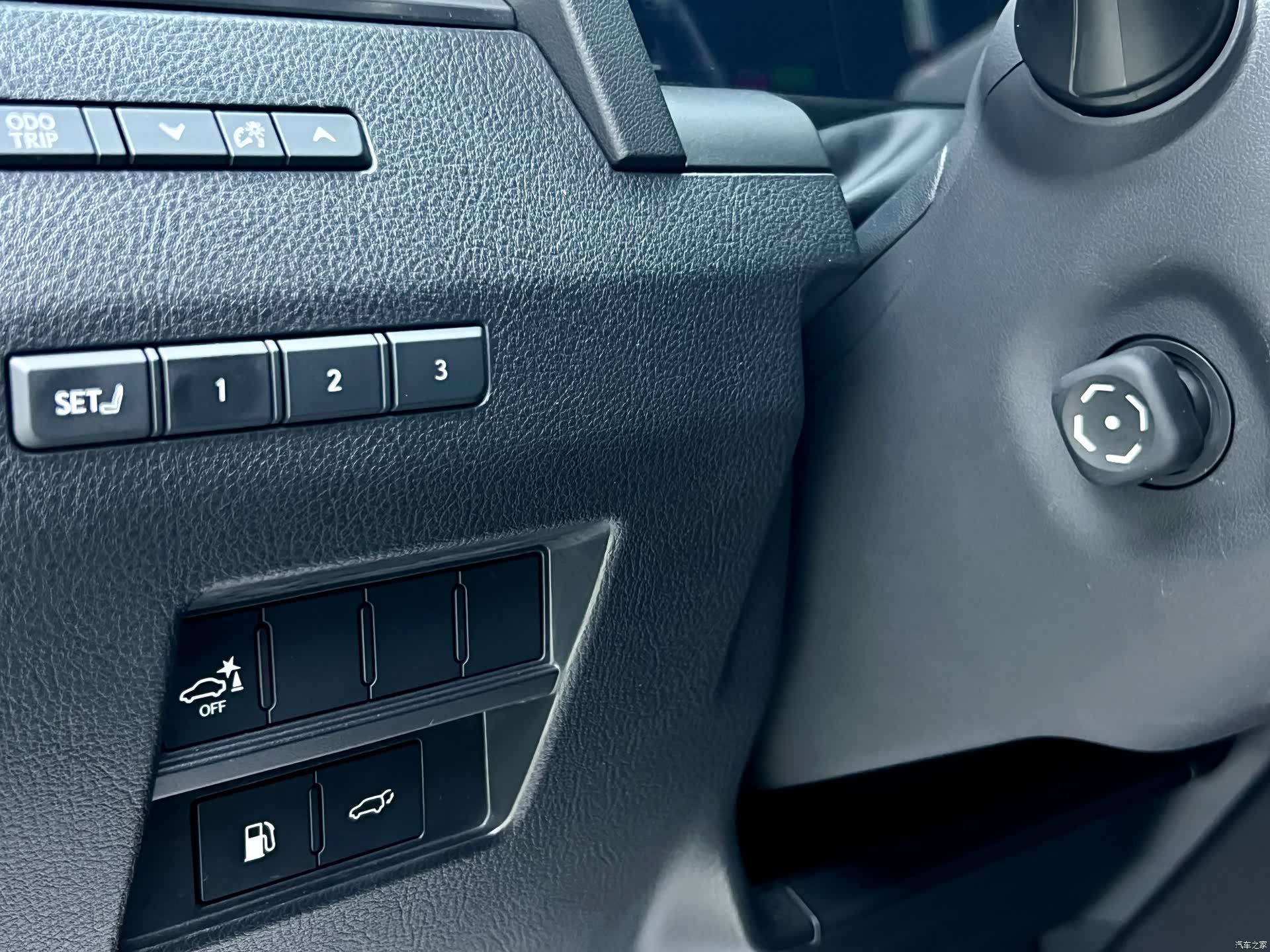 Lexus GX, 2025 10