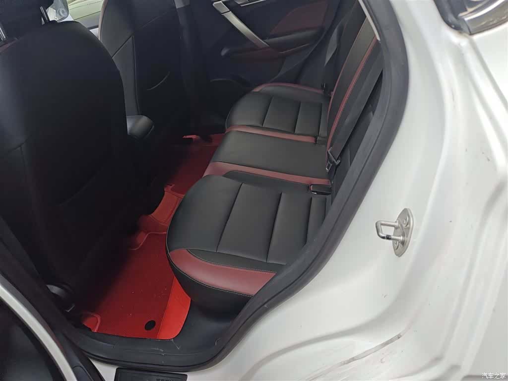 Geely Coolray, 2021 13