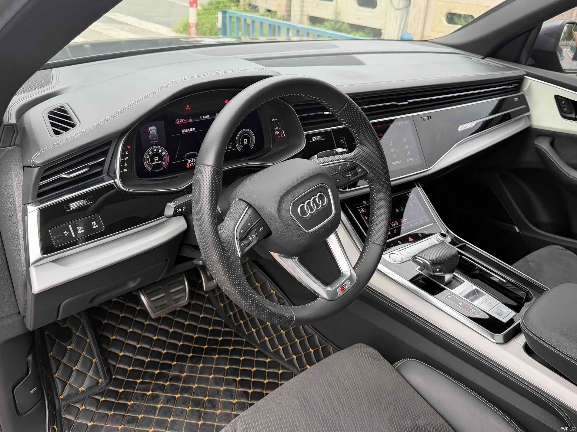 Audi Q8, 2020 7