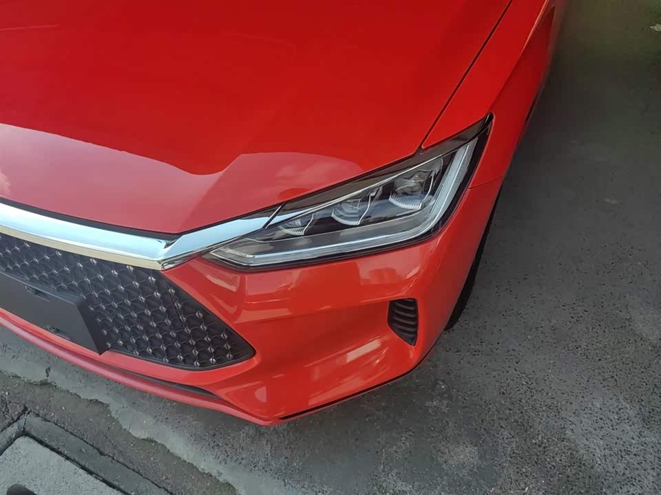 BYD e2