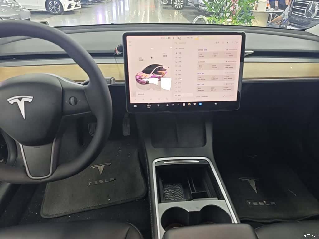 Tesla Model 3, 2022 10