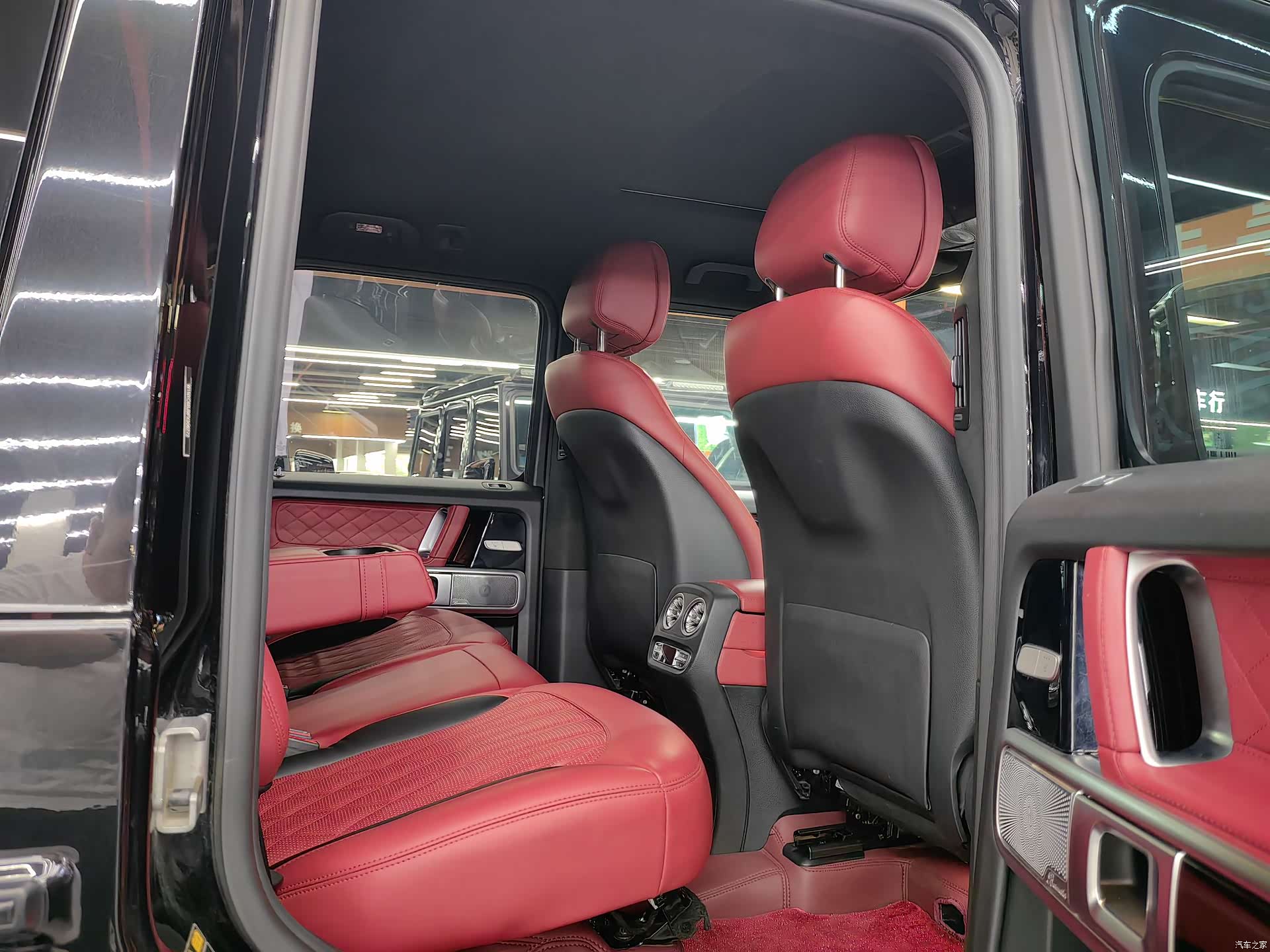 Mercedes-Benz G-Class, 2024 14