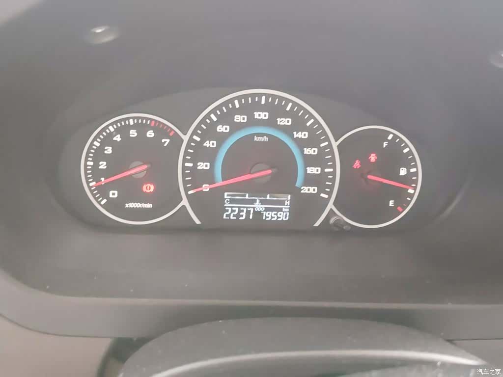 Wuling V, 2017 12