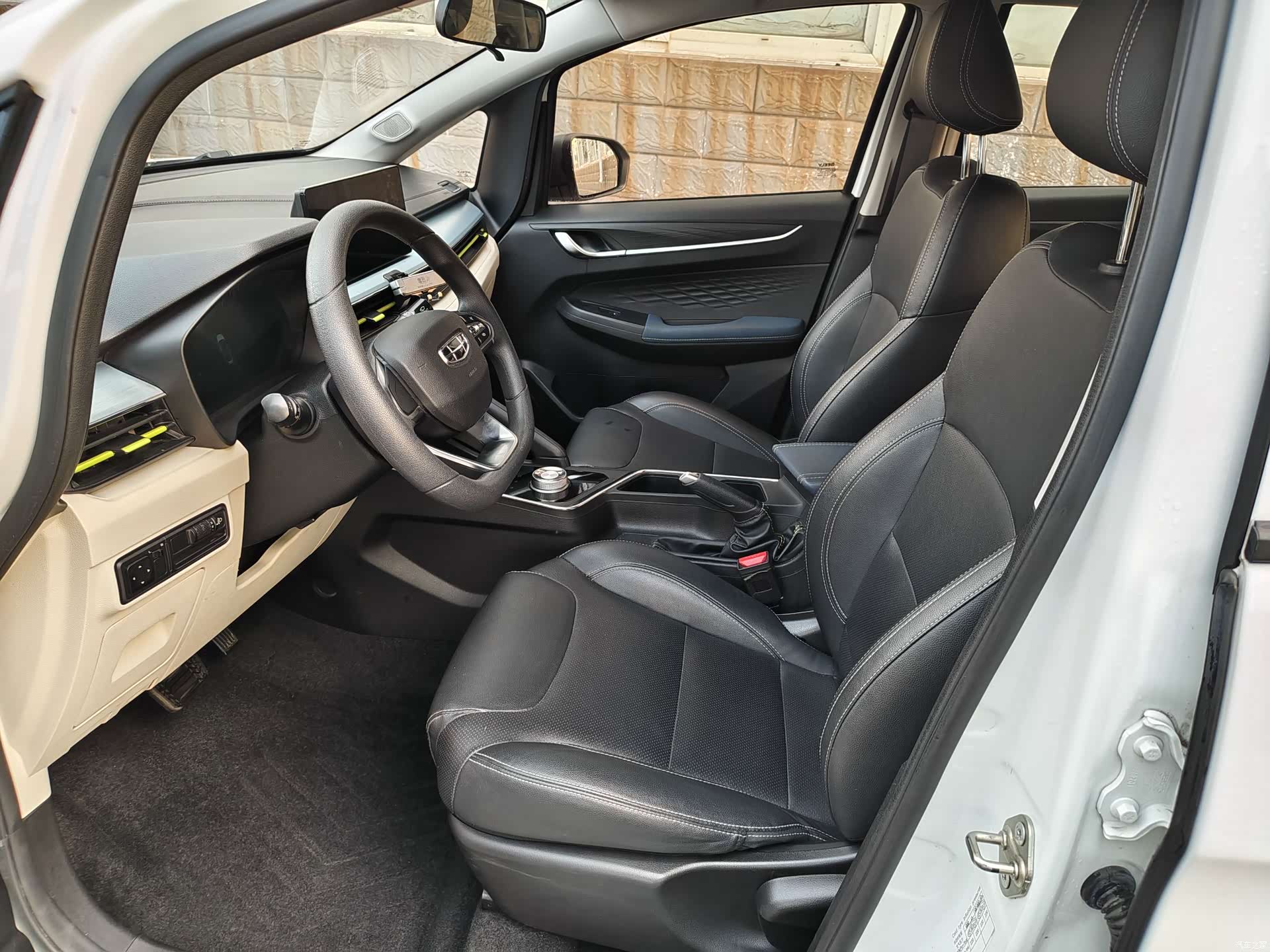 Geely EX3, 2022 8