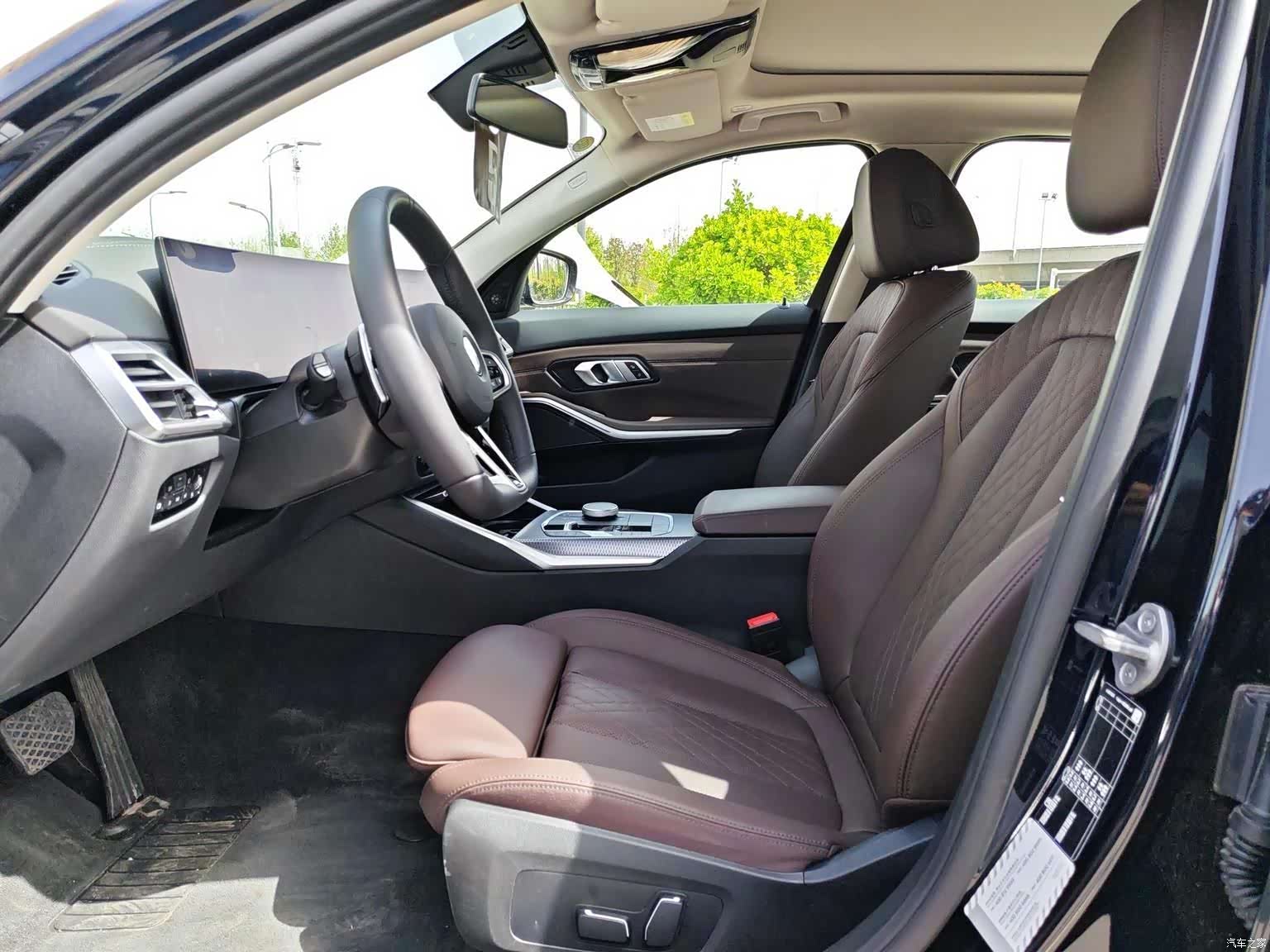 BMW 3 Series, 2025 11
