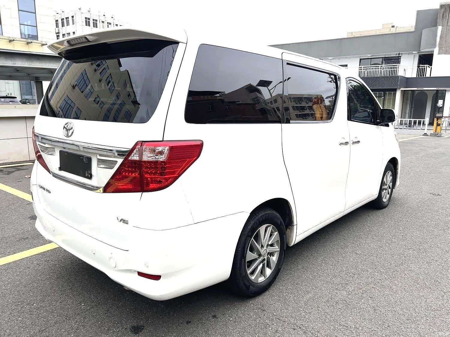 Toyota Alphard, 2012 7