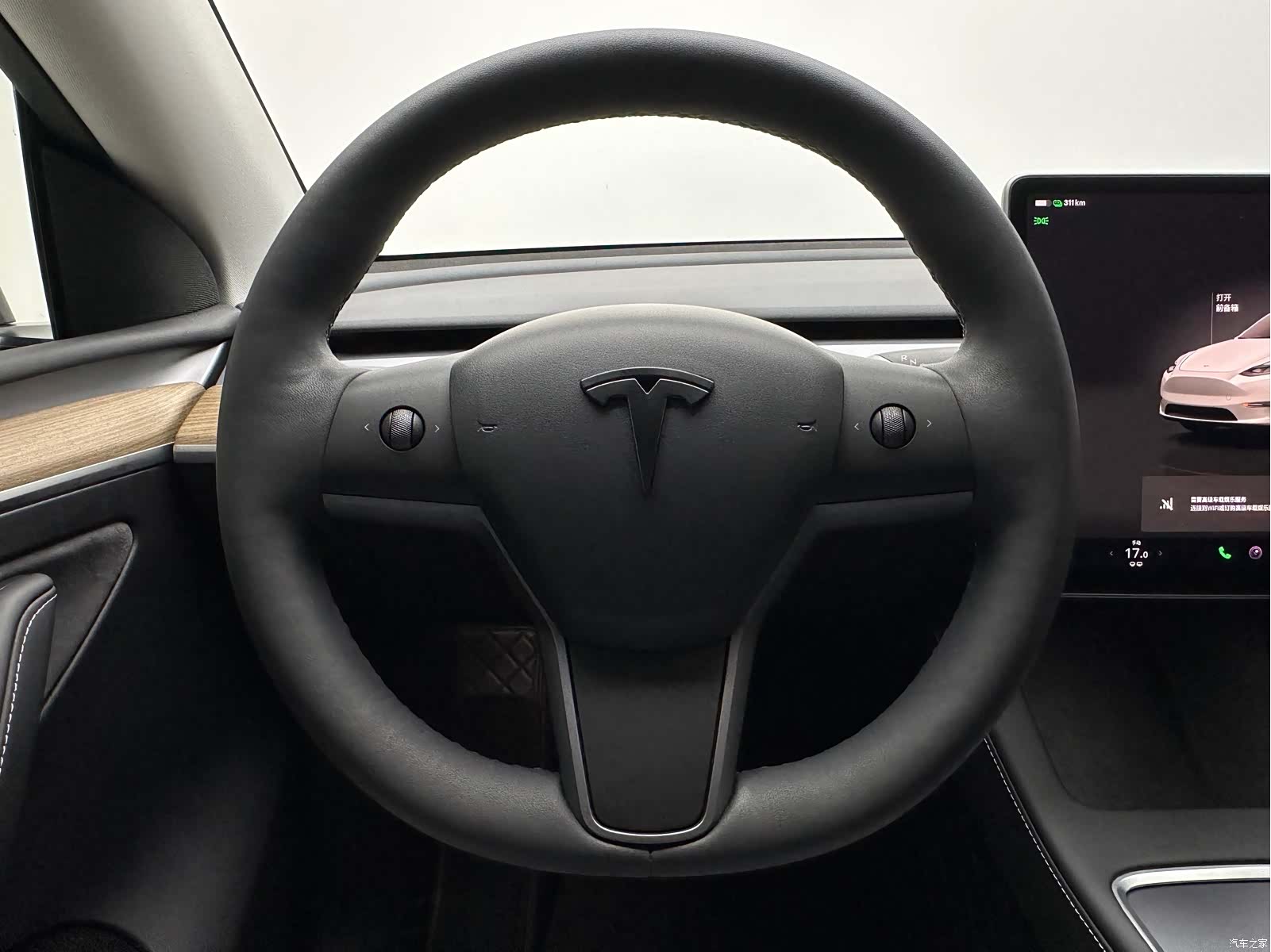 Tesla Model Y, 2023 19