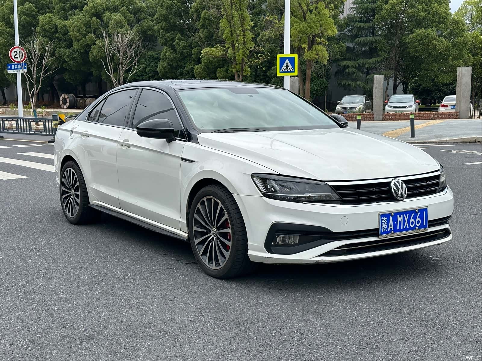 Volkswagen Lamando, 2018 3