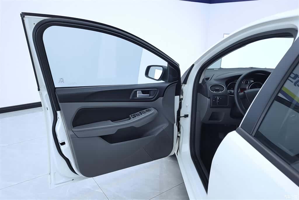 Ford Focus, 2015 7