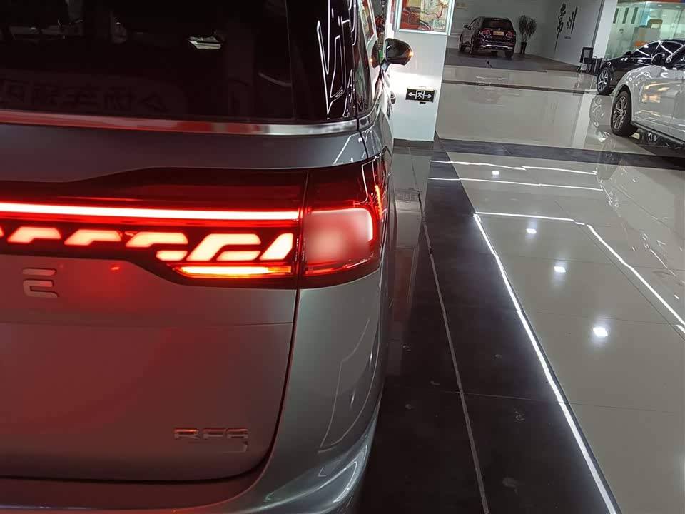 JAC Refine Ruifeng RF8 PHEV