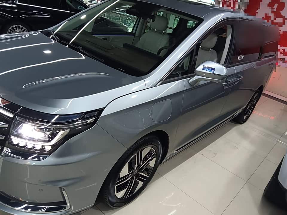JAC Refine Ruifeng RF8 PHEV