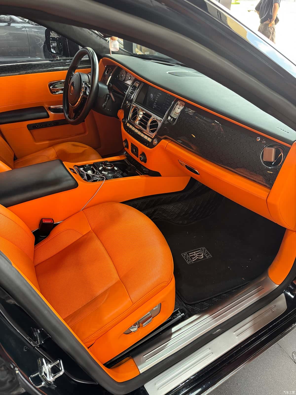 Rolls-Royce Ghost, 2011 4