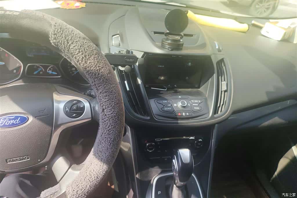 Ford Kuga, 2015 12