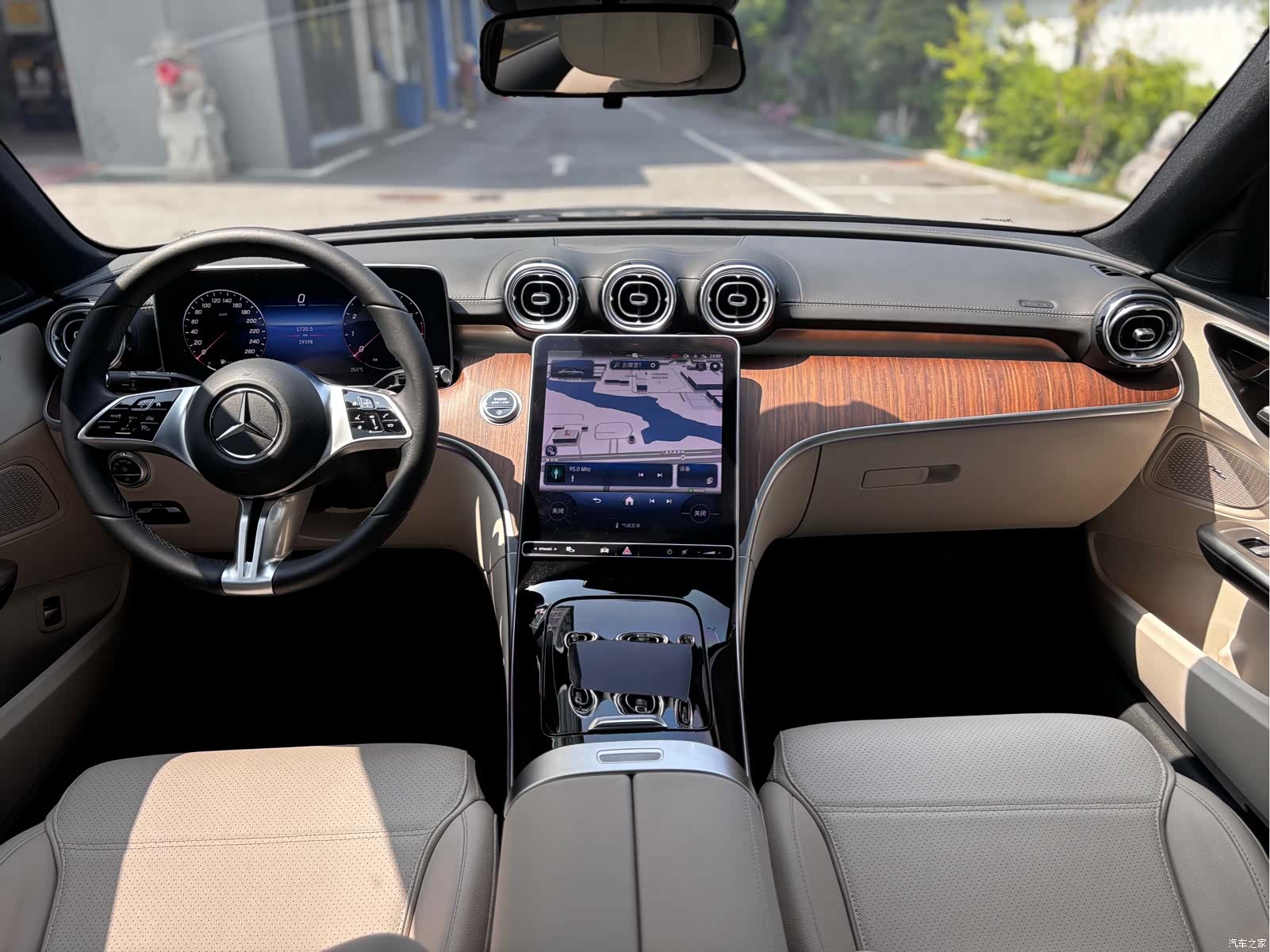 Mercedes-Benz C-Class, 2023 9