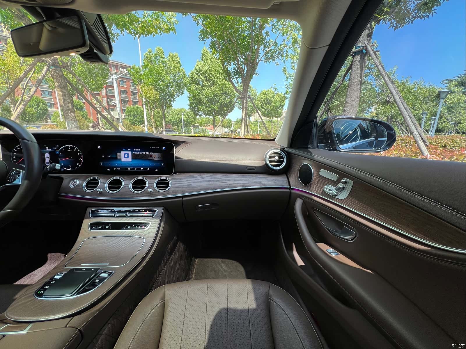 Mercedes-Benz E-Class, 2023 16