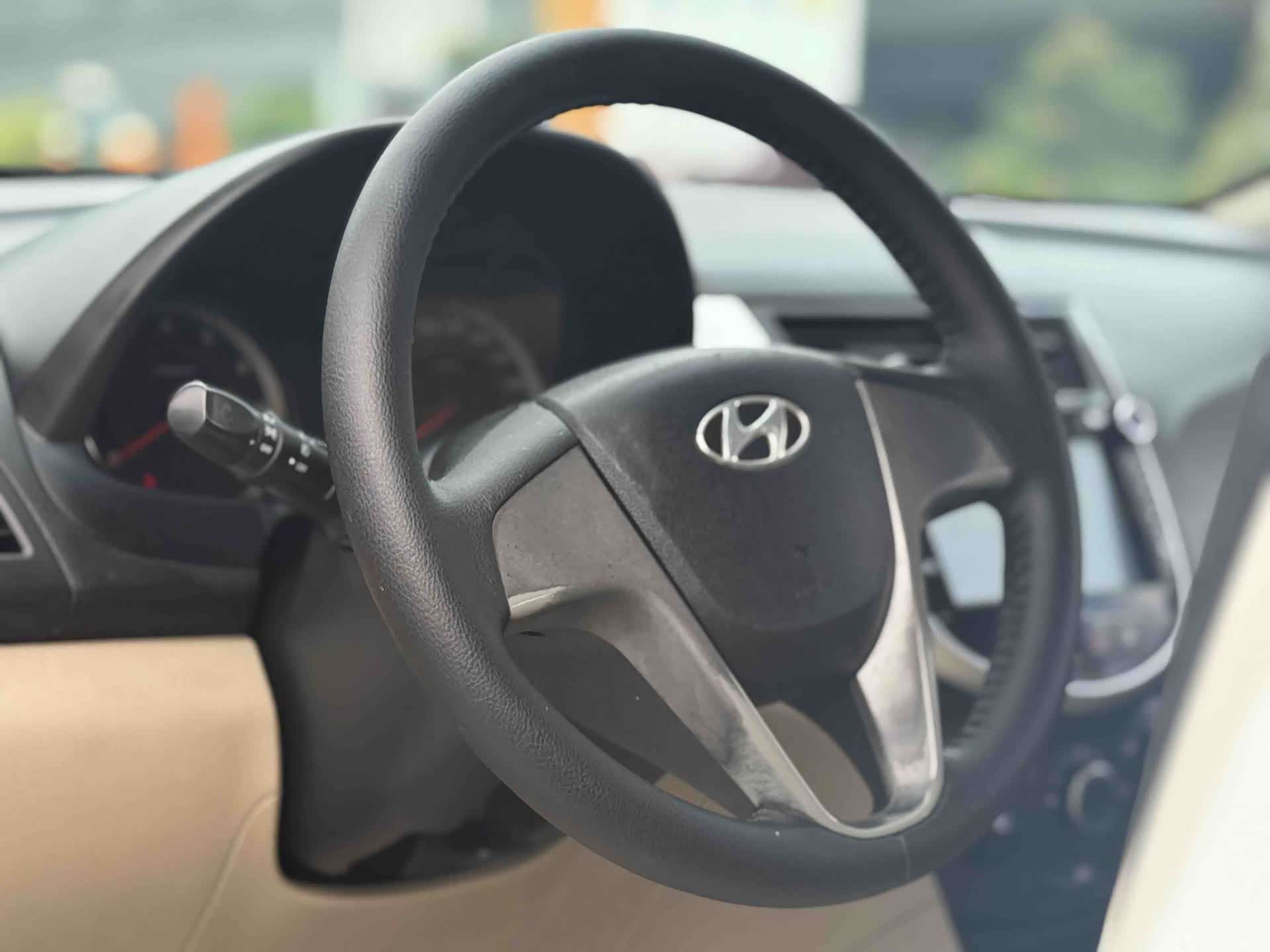 Hyundai GLX, 2014 18