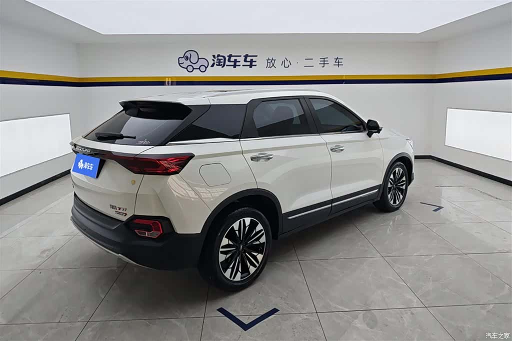 Bestune T77, 2022 3