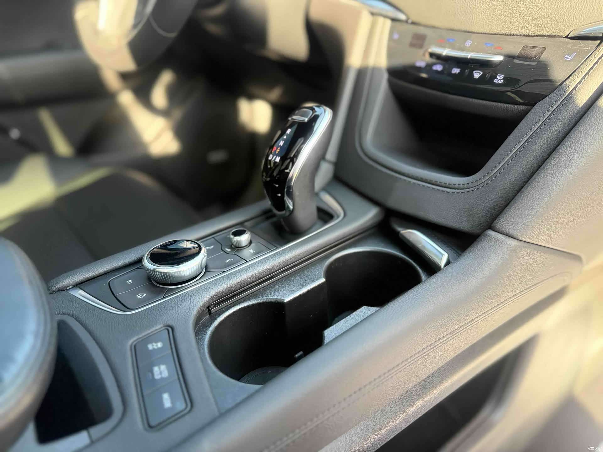 Cadillac XT5, 2022 13