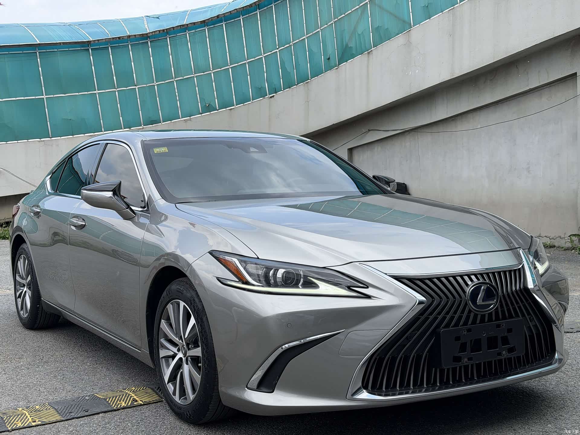 Lexus ES, 2018 6