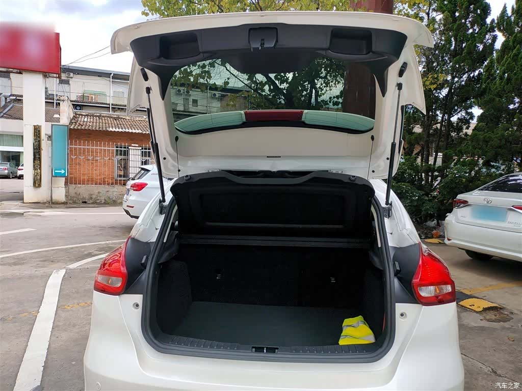 Ford Focus, 2021 10
