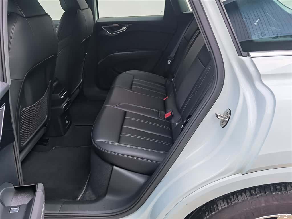 Audi Q4 e-tron, 2024 26
