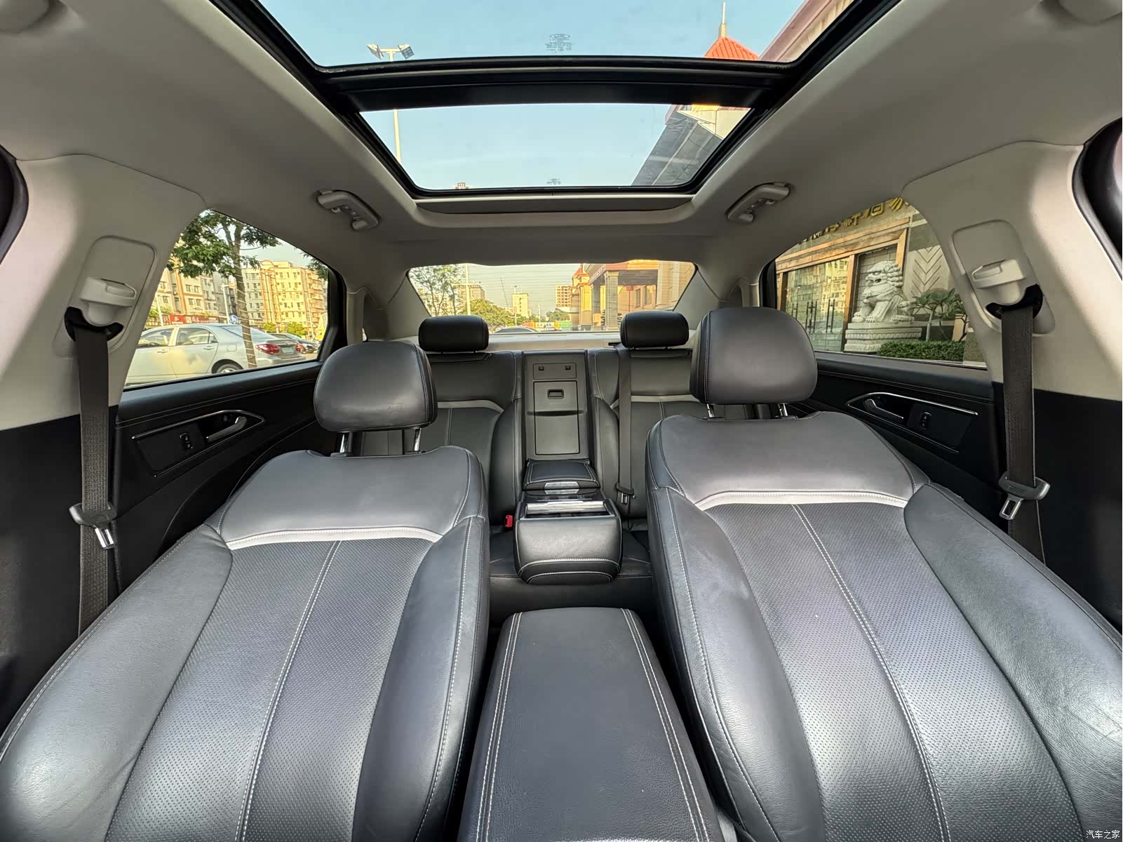 Ford Taurus, 2016 15
