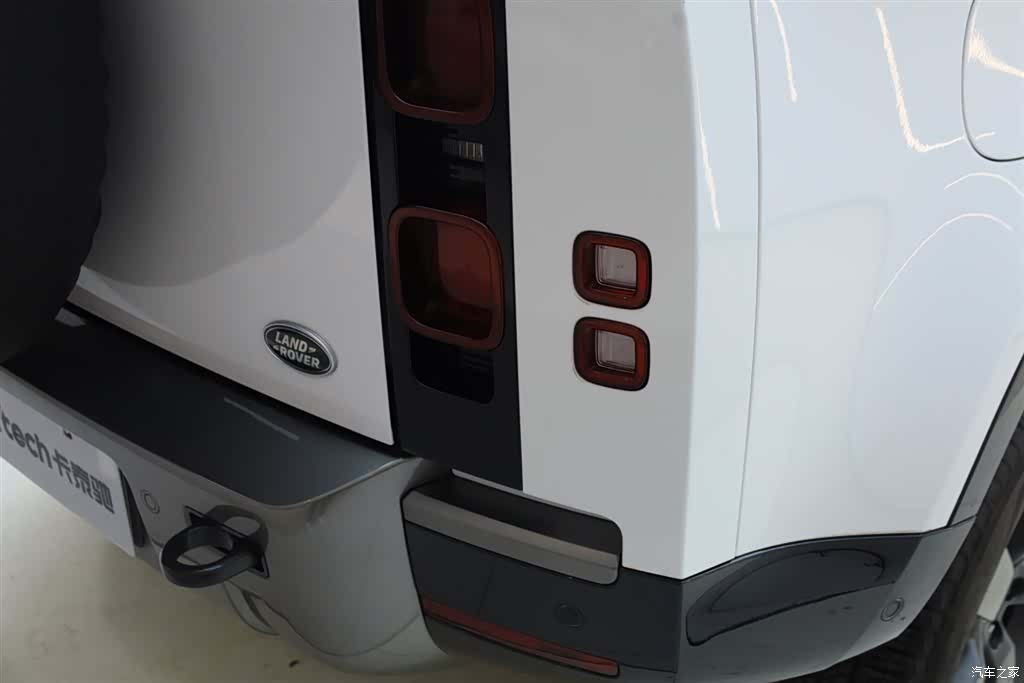 Land Rover Defender, 2024 10