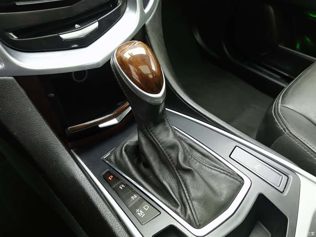 Cadillac SRX, 2013 13