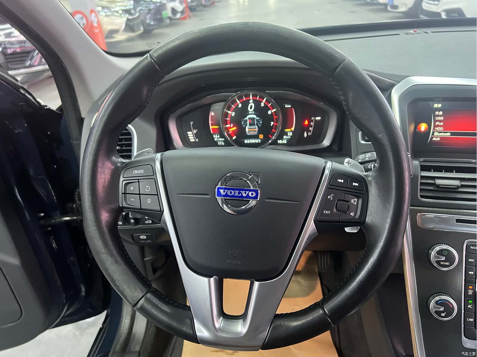 Volvo XC60, 2014 13