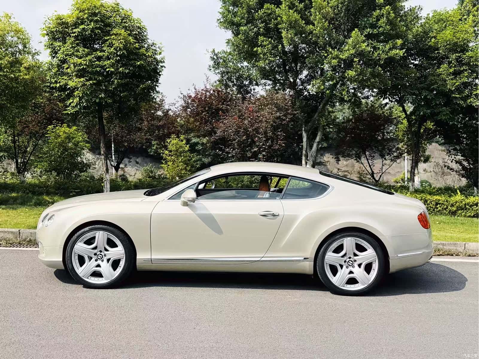 Bentley Continental GT, 2012 все фото