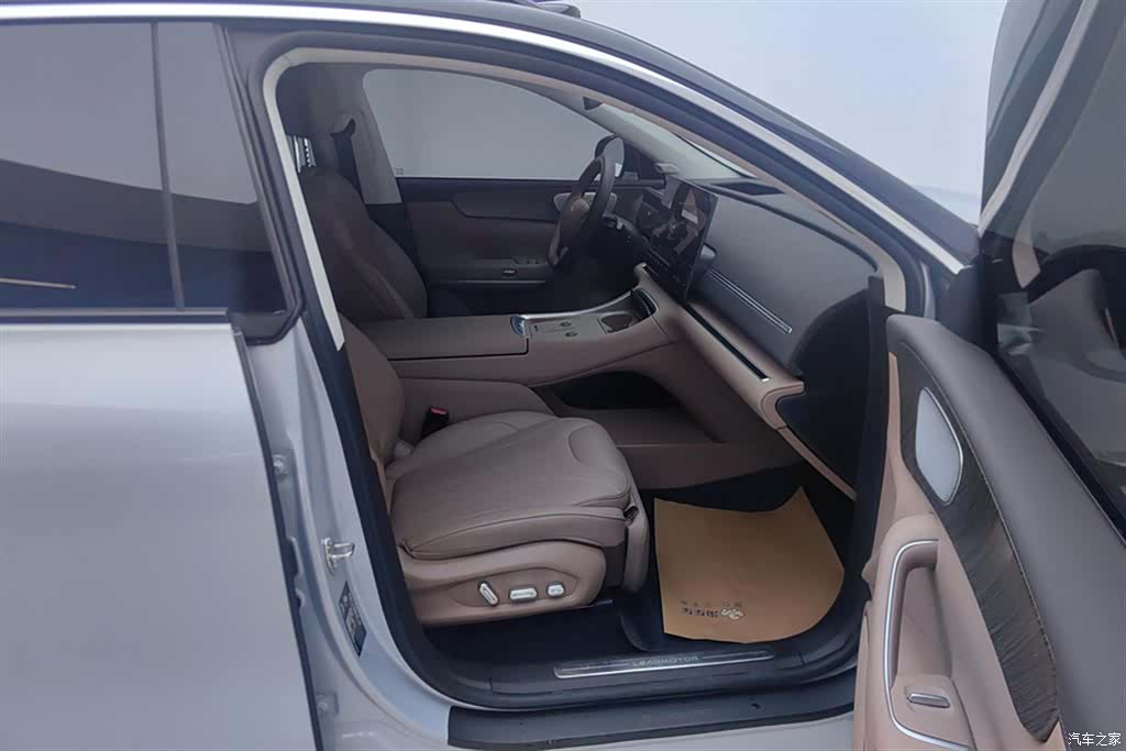 Leapmotor C11, 2025 8