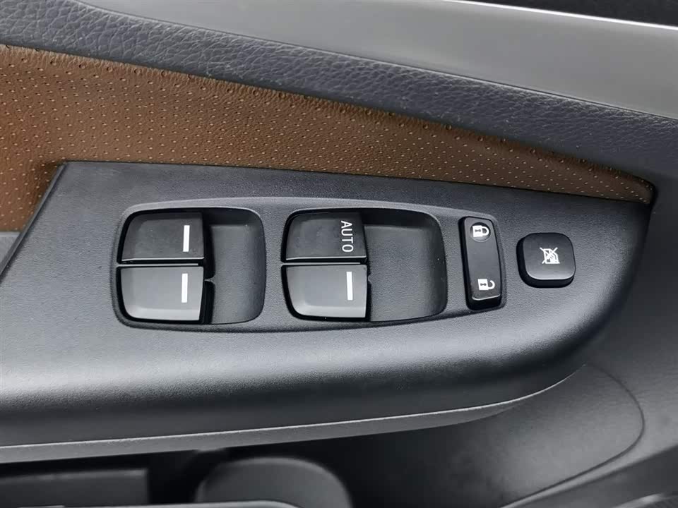 BYD S7