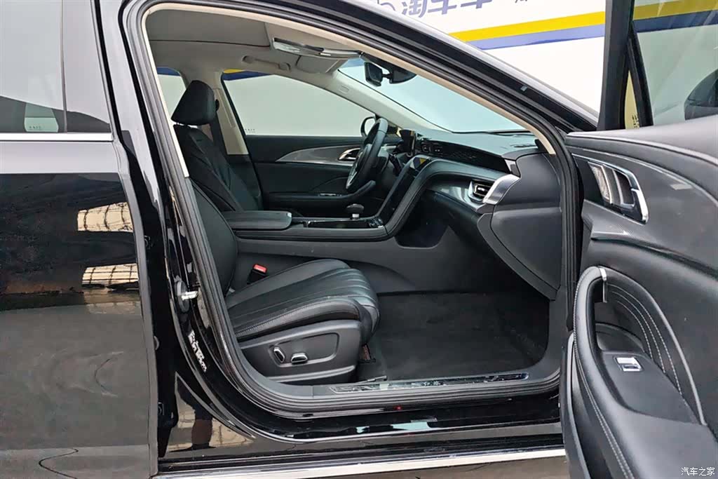 Hongqi H5, 2023 8