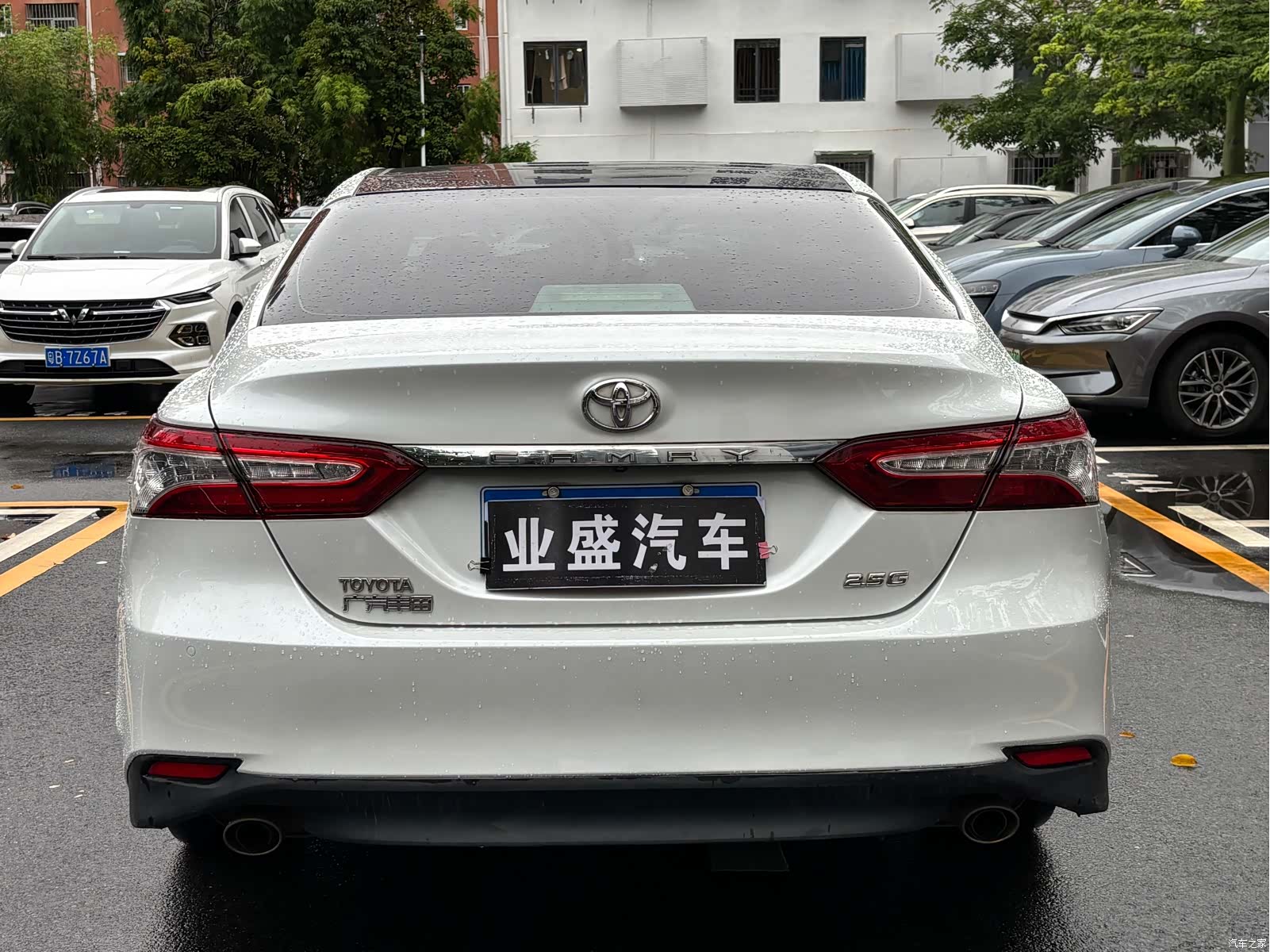 Toyota Camry, 2018 все фото