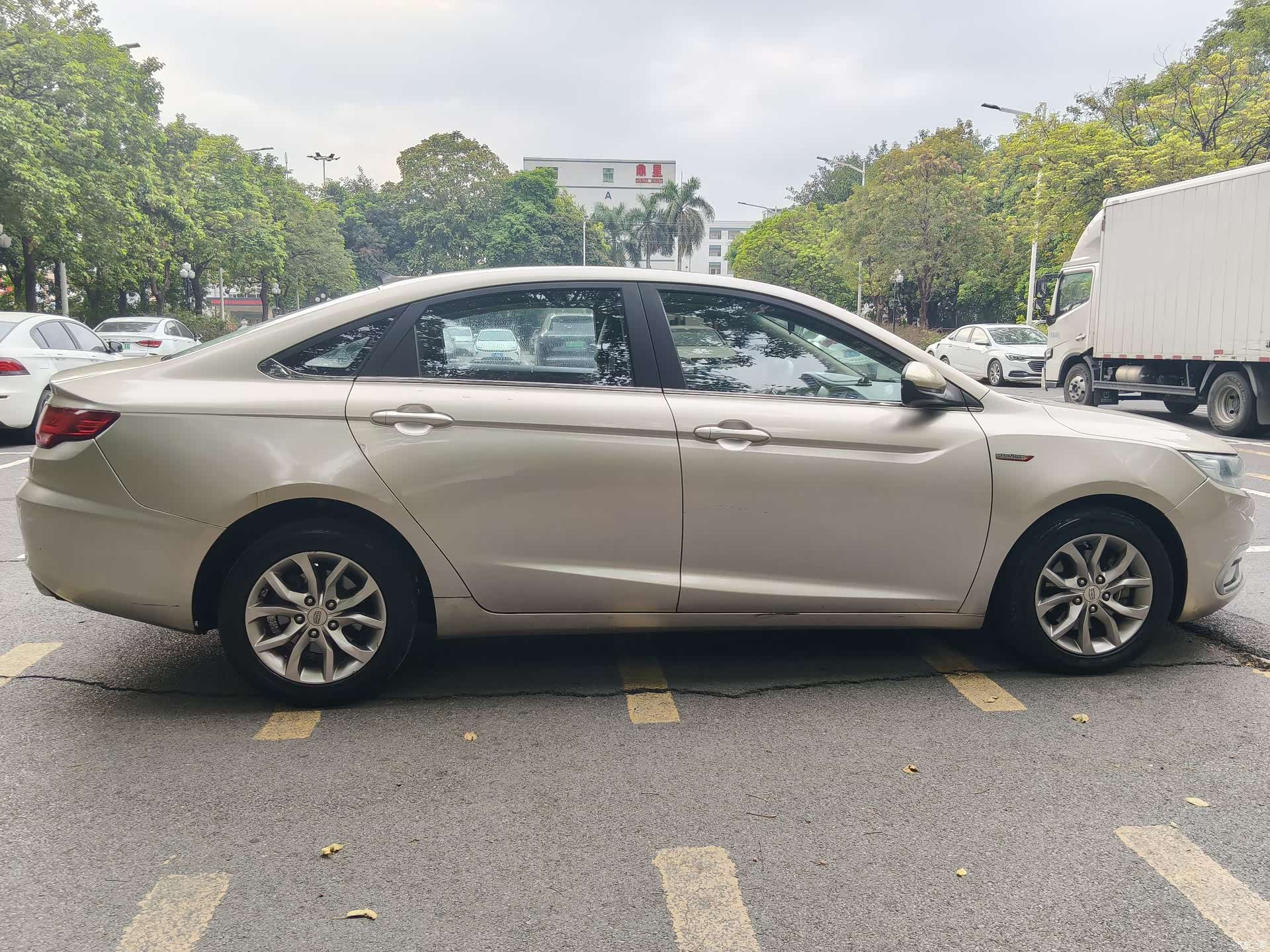 Geely Emgrand, 2016 8