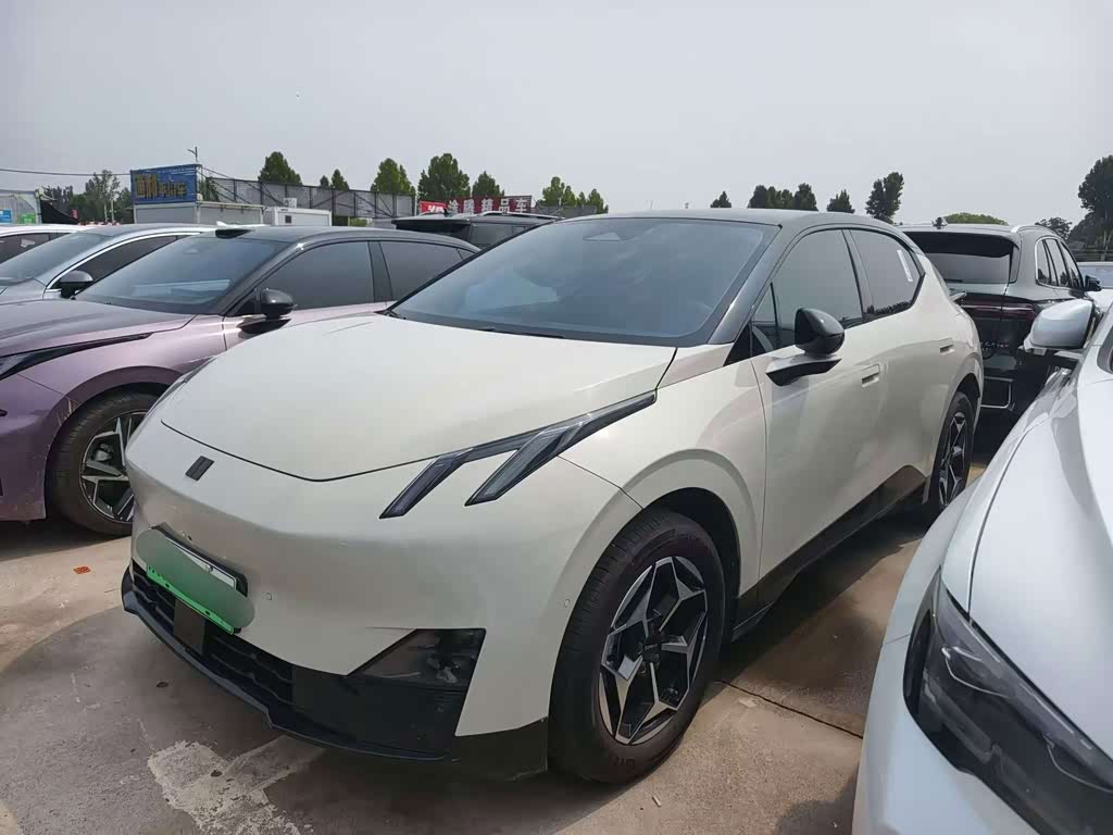 Lynk & Co Z20