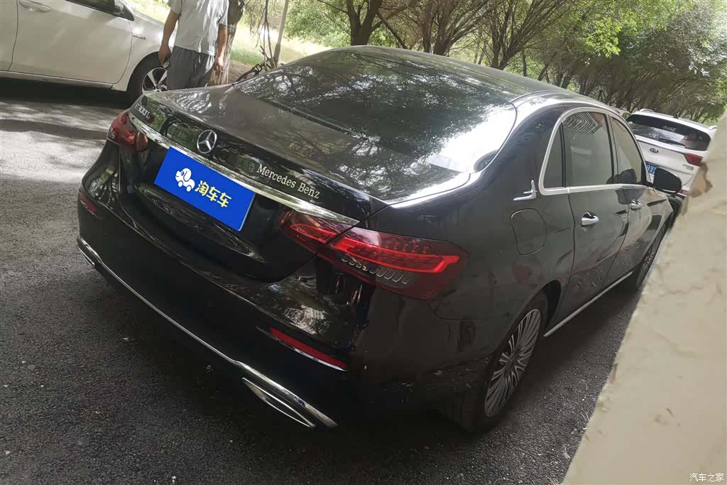 Mercedes-Benz E-Class, 2023 3