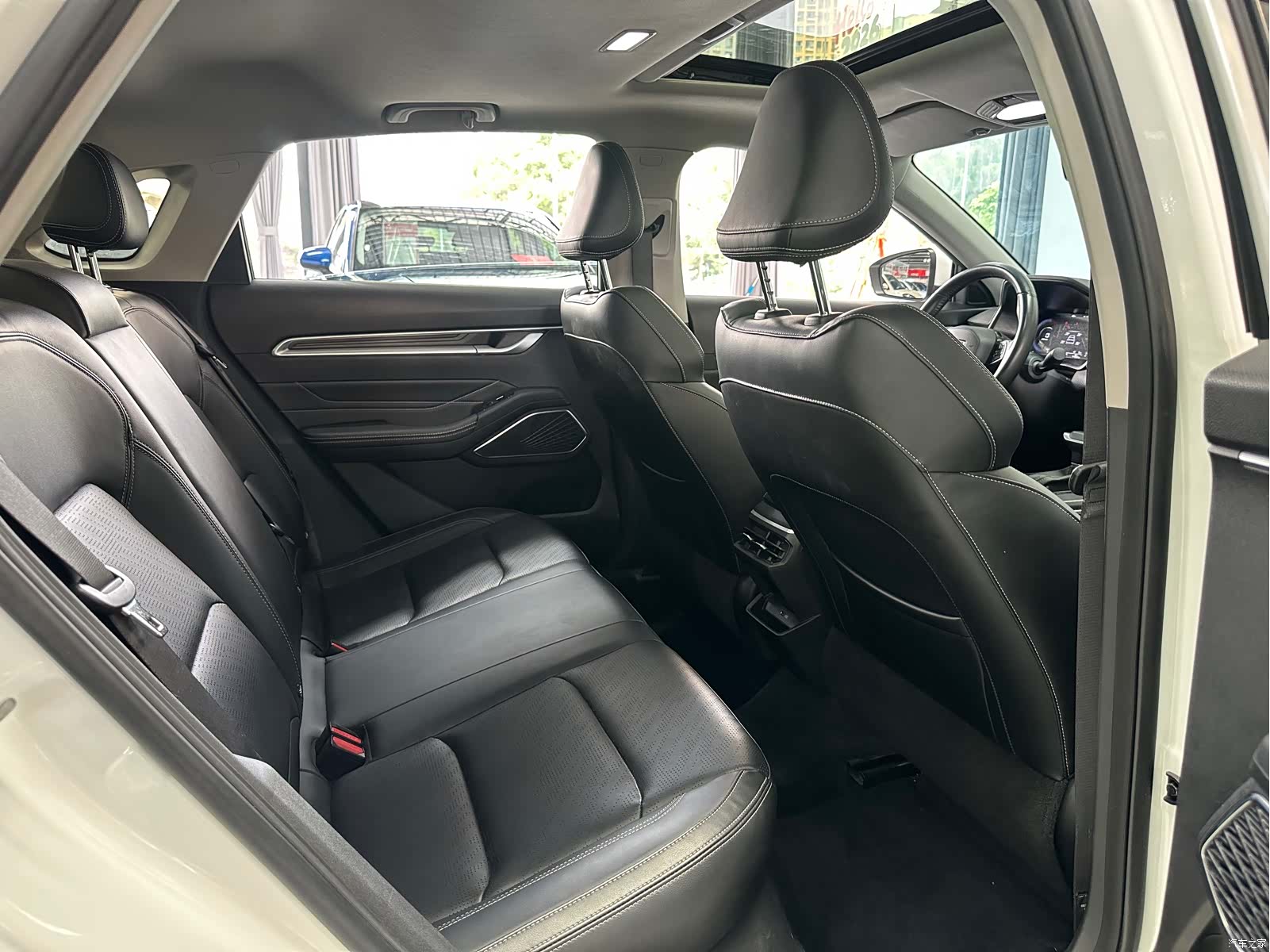 Geely Emgrand, 2022 31