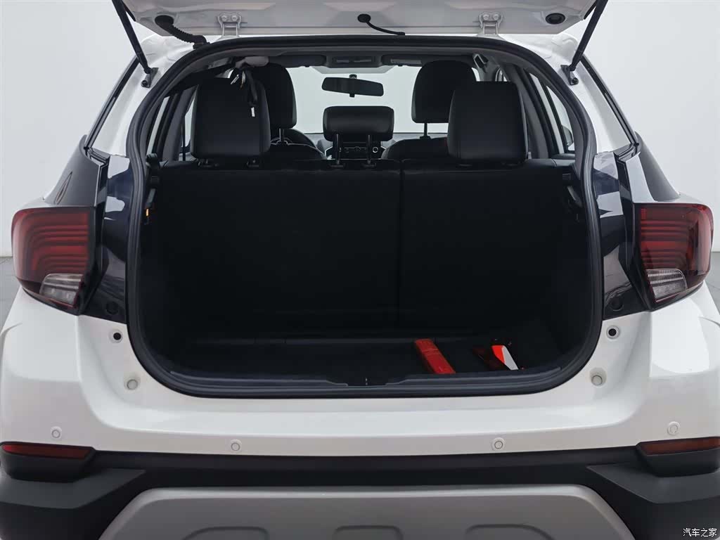 Toyota YARiS L, 2022 16