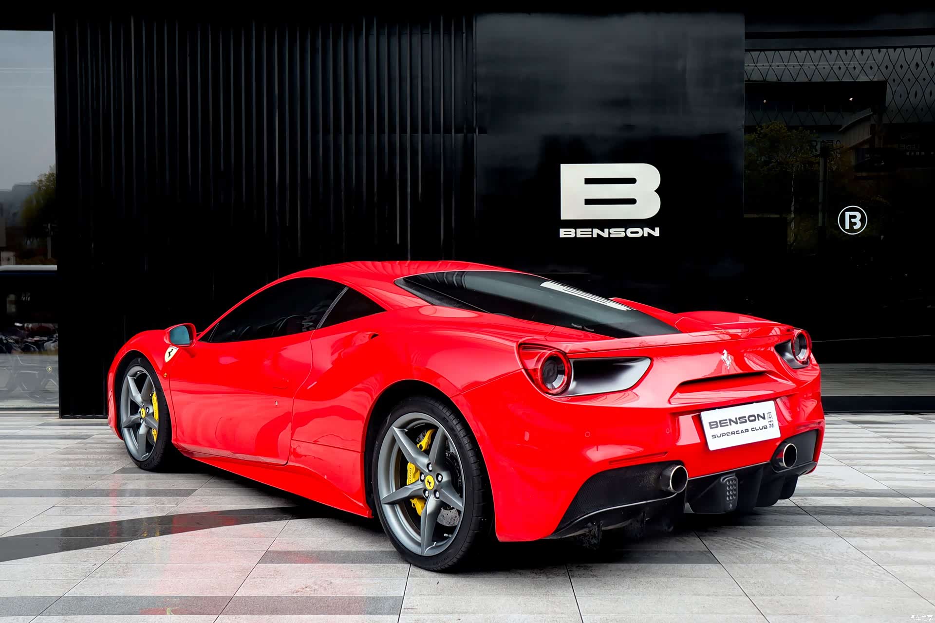 Ferrari 488, 2017 6