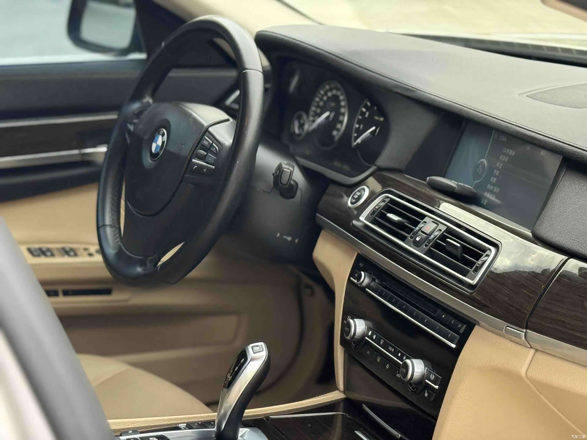 BMW 7 Series, 2011 15