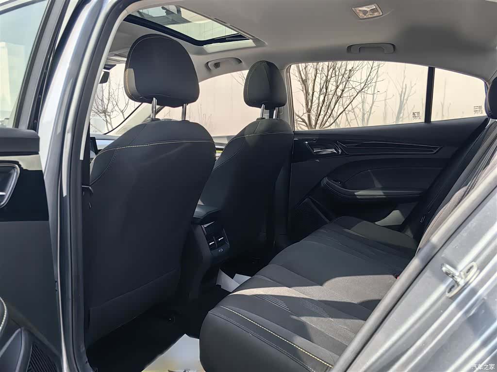 Roewe i5, 2022 17