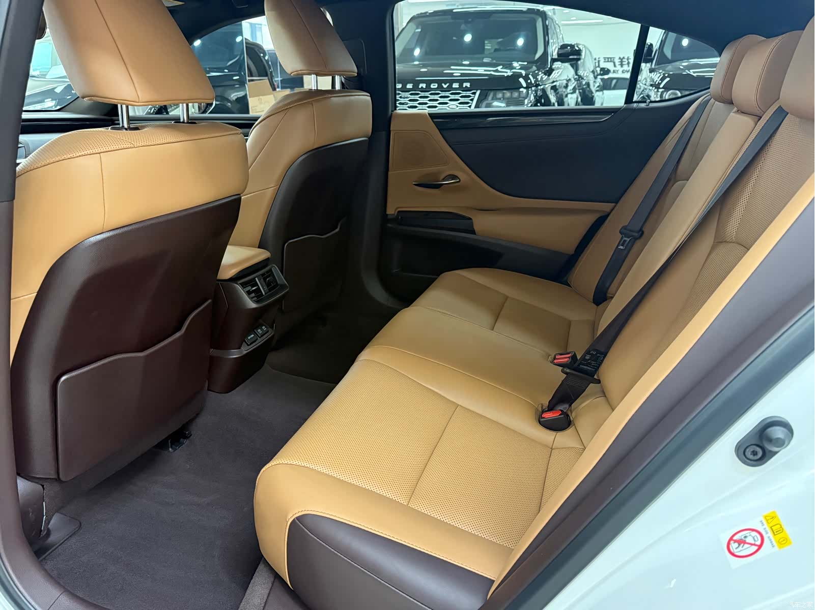 Lexus ES, 2019 14