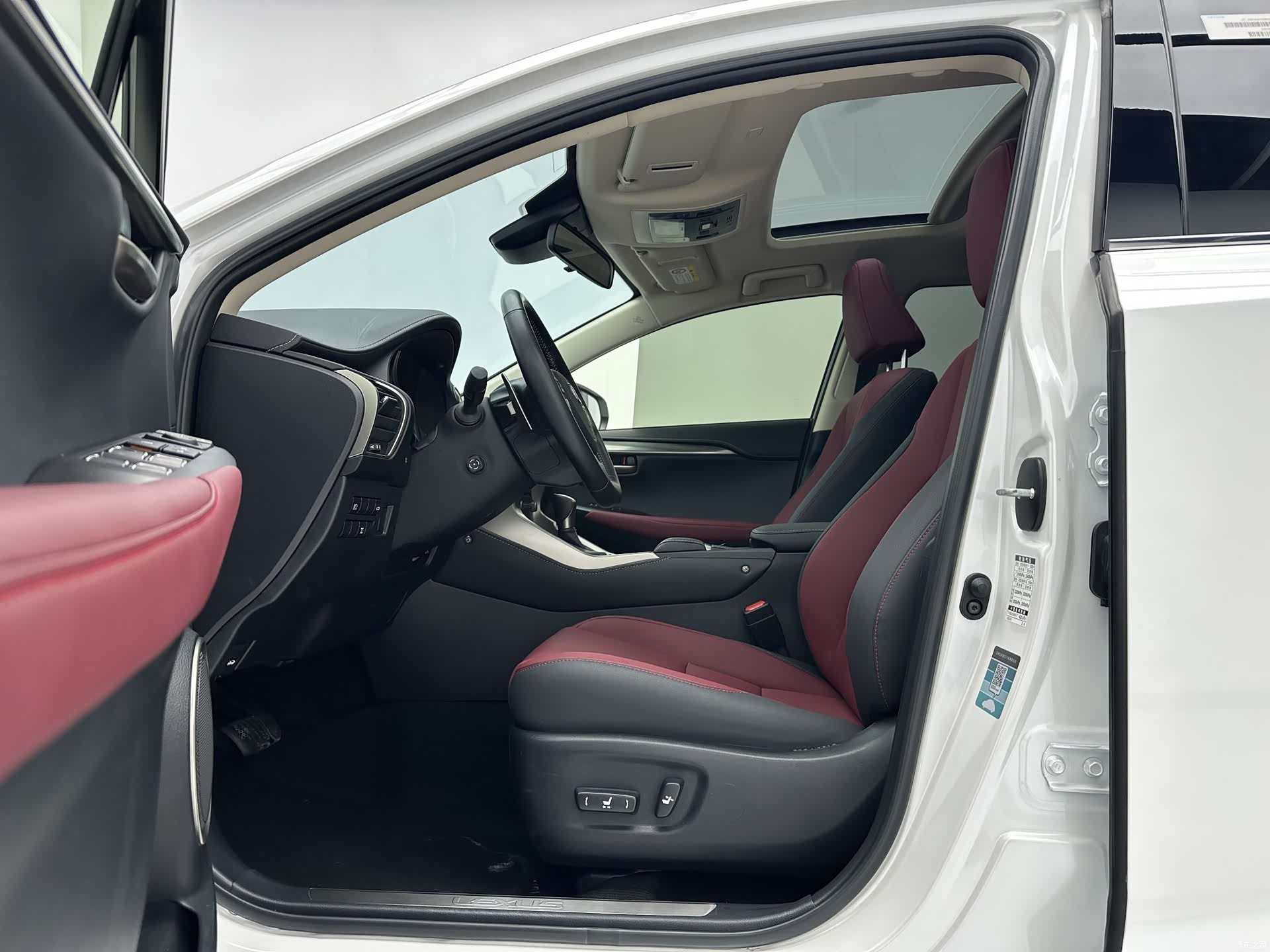 Lexus NX, 2021 все фото